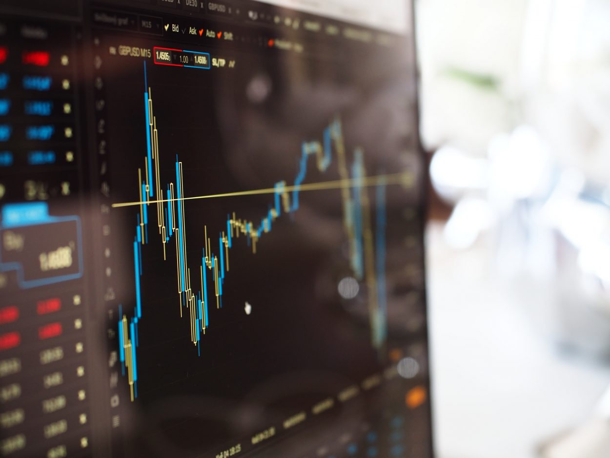 blue-and-yellow-graph-on-stock-market-monitor-159888 big data